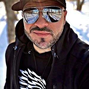 Meet your Posher, Adam